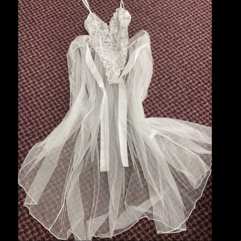Beautiful Satin Smooth Lace and Meshed Skirt - Picture 6 of 8